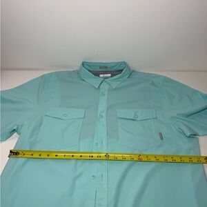 Columbia Men's Light Blue Casual Shirt